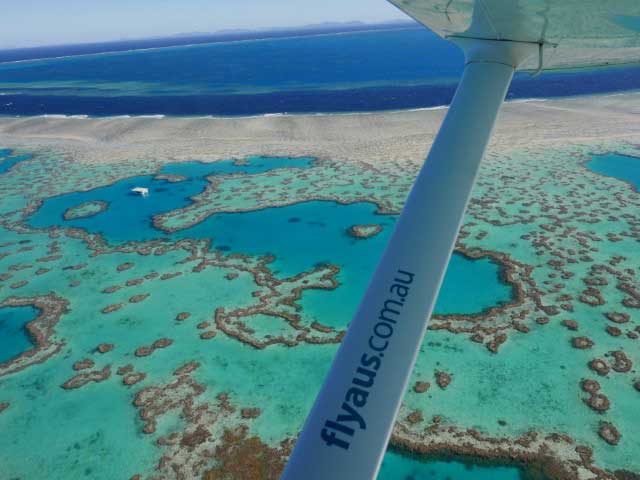 1-HOUR-SCENIC-FLIGHT-WITH-FLYAUS Airlie Beach Scenic Flight