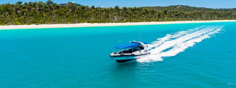 Zigzag whitsundays going fast in front of whitehaven beach