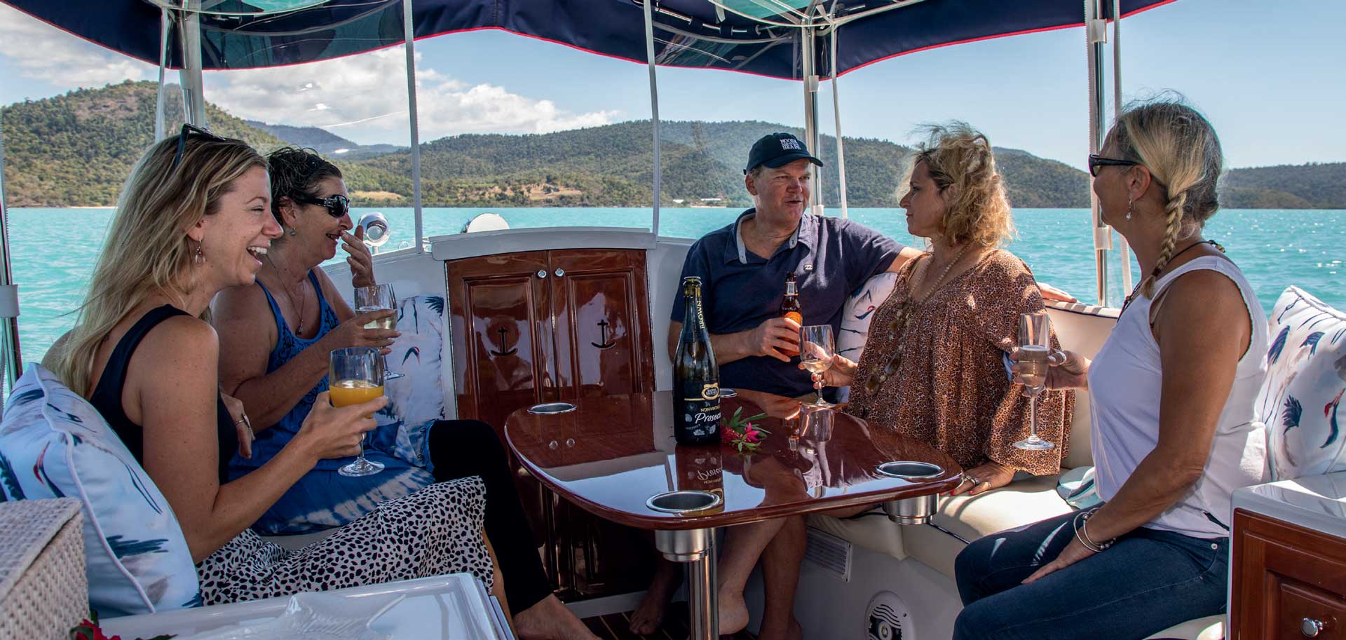 Guests on sunset tour airlie beach