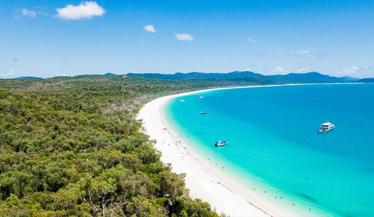 Family whitehaven beach tour with zigzag whitsundays