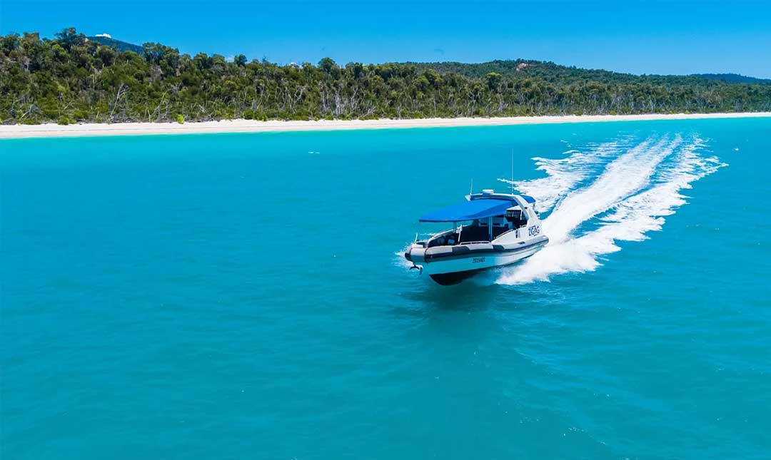 Boat tour at whitehaven beach on whitsunday islands