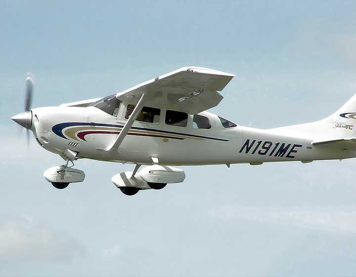 Cesna 208 caravan ircrft used for whitsunday scenic flights