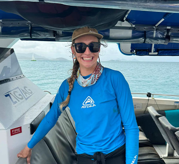 Elle schoonveld deckhand and host